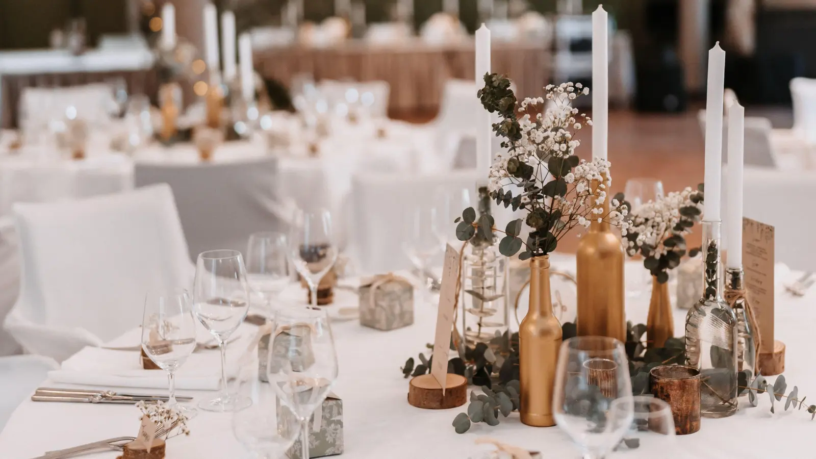 Bei der Suche nach der perfekten Location für die eigene Hochzeit sollten sich Paare gut vorbereiten. (Foto: Pexels)