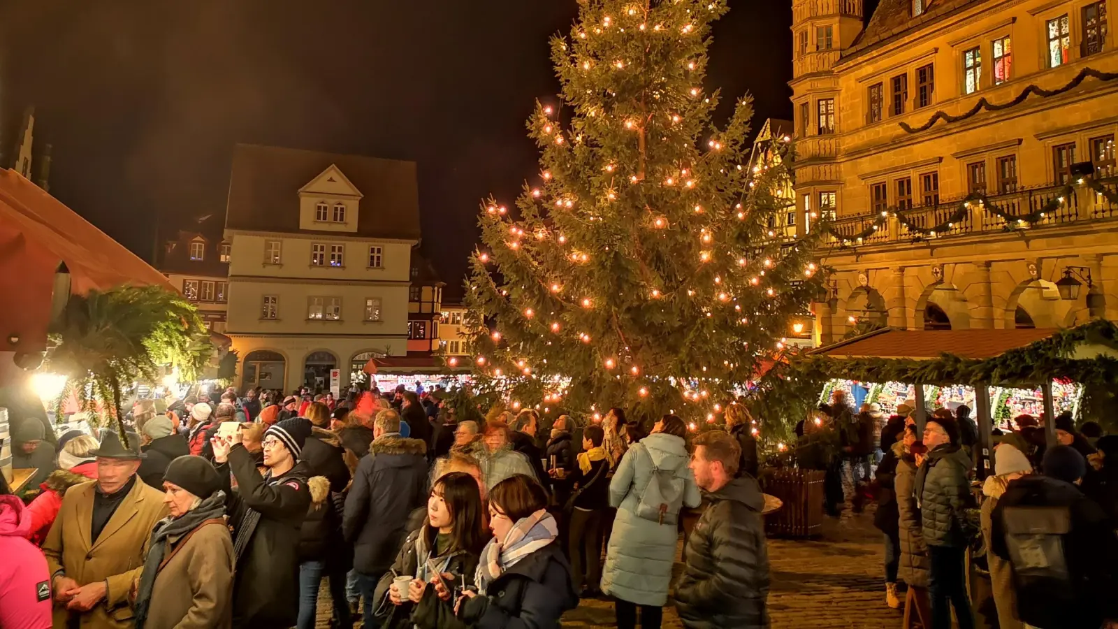 Der Rothenburger Reiterlesmarkt ist ein genereller Tourismusmagnet. Auch bei Gästen aus Japan steht er hoch im Kurs.  (Foto: Jürgen Binder)