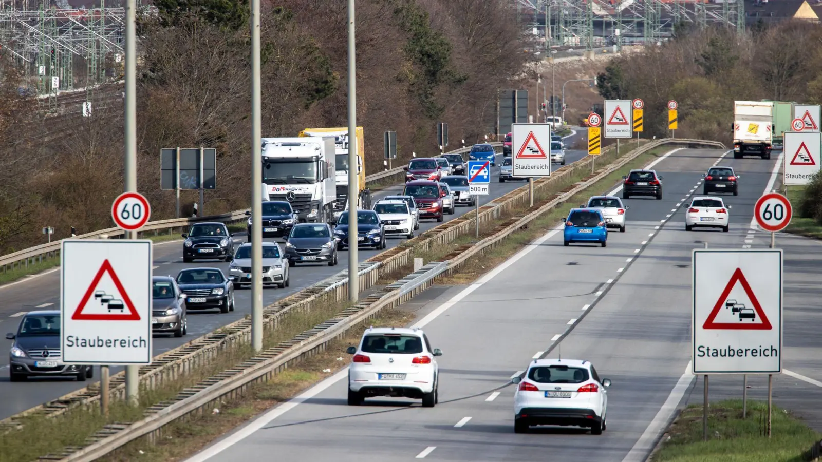 Der juristische Streit um den geplanten Ausbau des Frankenschnellwegs in Nürnberg geht weiter. (Archivbild) (Foto: Daniel Karmann/dpa)