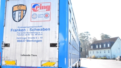 Fast eine Million Kilometer pro Woche sind die Transportfahrzeuge unterwegs, um Schlachtvieh- und Nutztiere zum Bestimmungsort zu bringen. (Foto: Fritz Arnold)