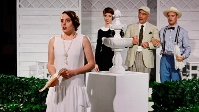 Eine Szene mit Anna Woll, Sophie Weikert, Robert Arnold und Oliver Mirwaldt (von links): Wer wird denn nun wen heiraten? Was passiert, wenn die wahren Identitäten preisgegeben sind? (Foto: Jim Albright)