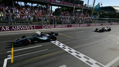 Ganz knappes Finish in Aserbaidschan. (Foto: Andrej Isakovic/Pool AFP/AP/dpa)