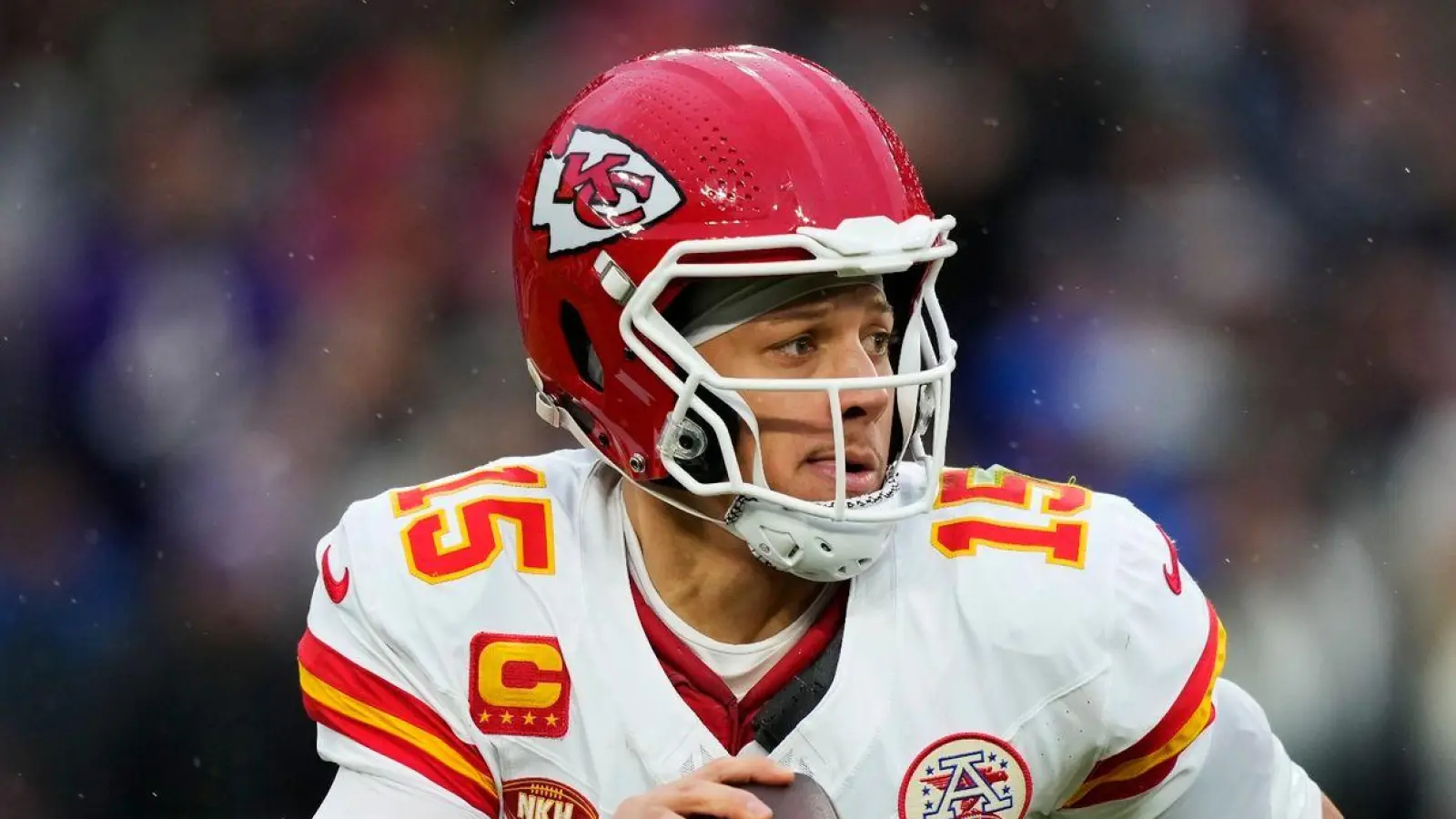 Chiefs-Quarterback Patrick Mahomes (15) wird mit seinem Team versuchen den Titel mit einem Sieg im Super Bowl zu verteidigen. (Foto: Matt Slocum/AP/dpa)