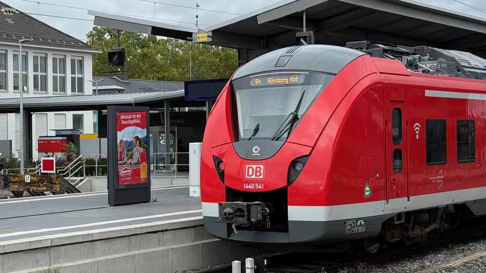 Bahnreisende in Ansbach werden derzeit auf schwere Geduldsproben gestellt – vor allem auf der Strecke Würzburg–Treuchtlingen. (Foto: Manfred Blendinger)