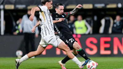 Elversberg und Magdeburg lieferten sich ein intensives Duell. (Foto: Uwe Anspach/dpa)