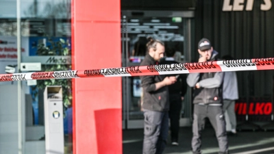 Der Tatverdächtige schweigt zu den Vorwürfen. (Archivbild) (Foto: Jason Tschepljakow/dpa)