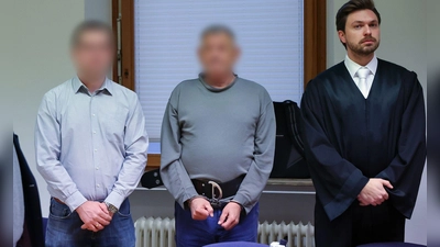 Der Angeklagte will die Tat nach früheren Angaben nicht begangen haben. (Archivbild) (Foto: Daniel Löb/dpa)