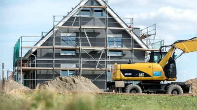 Eigenheime sind gefragt: Die Preise steigen wieder. (Symbolbild) (Foto: Hauke-Christian Dittrich/dpa/dpa-tmn)