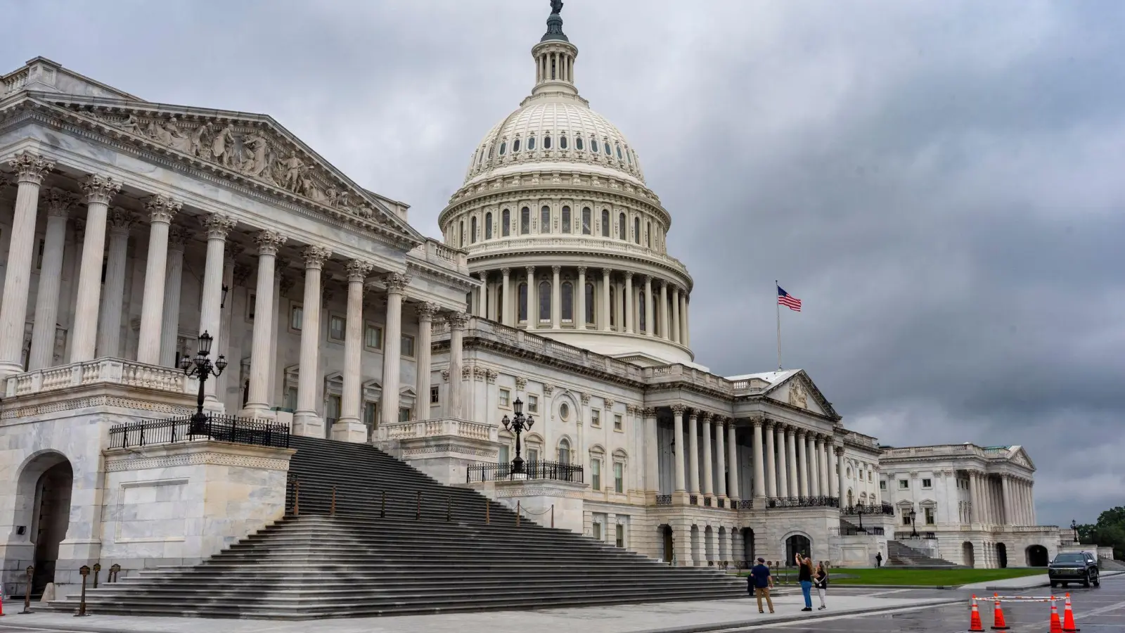 Demokraten und Republikaner treffen sich am Montag, um über den befürchteten „Shutdown“ zu sprechen. (Foto: J. Scott Applewhite/AP/dpa)