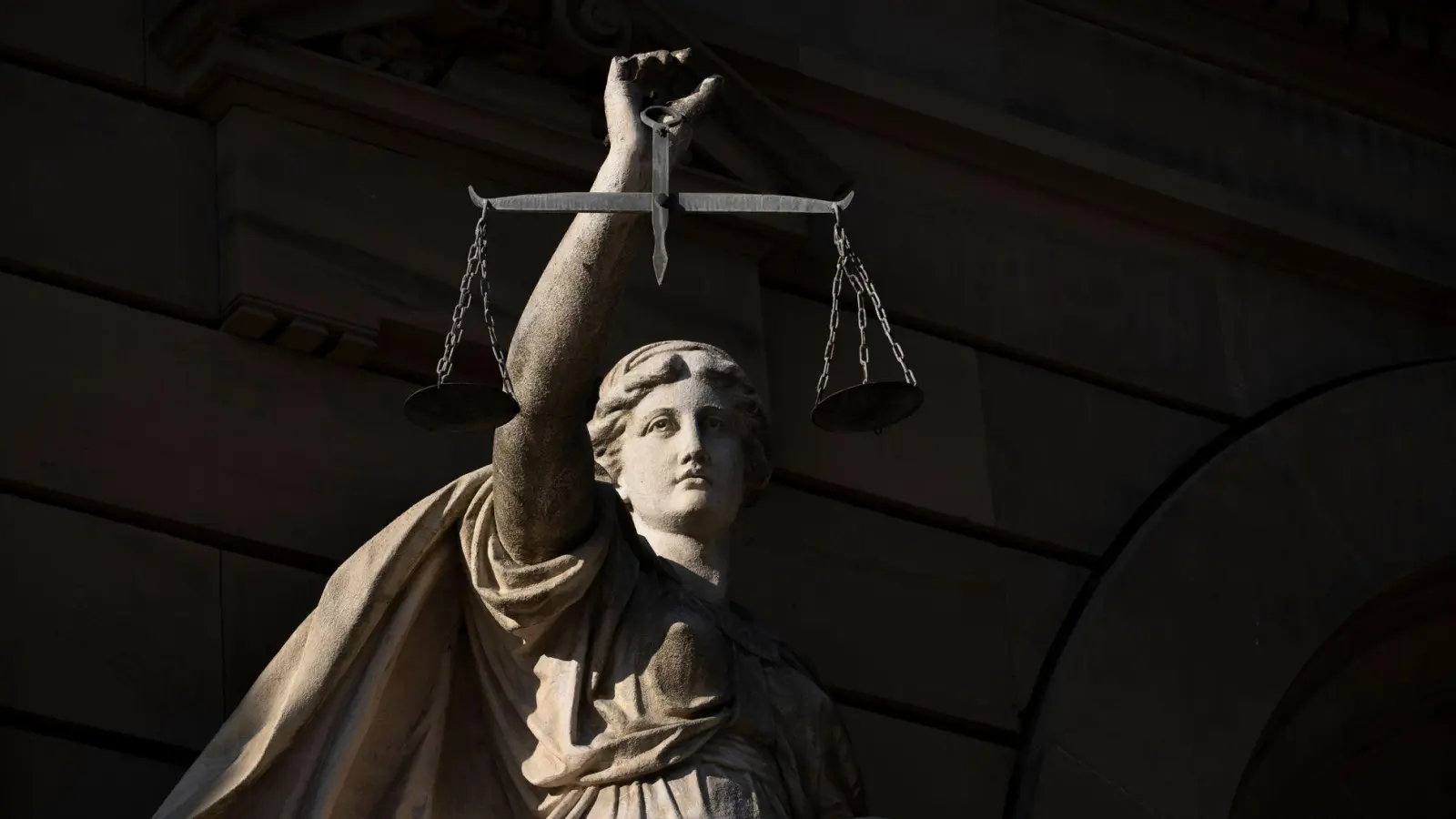 Urteil: Nach einer Trennung kann der ausgezogene Miteigentümer eine angemessene Nutzungsentschädigung verlangen - allerdings nur, soweit dies unter Berücksichtigung der beiderseitigen Interessen angemessen ist. (Foto: Stefan Puchner/dpa/dpa-tmn)