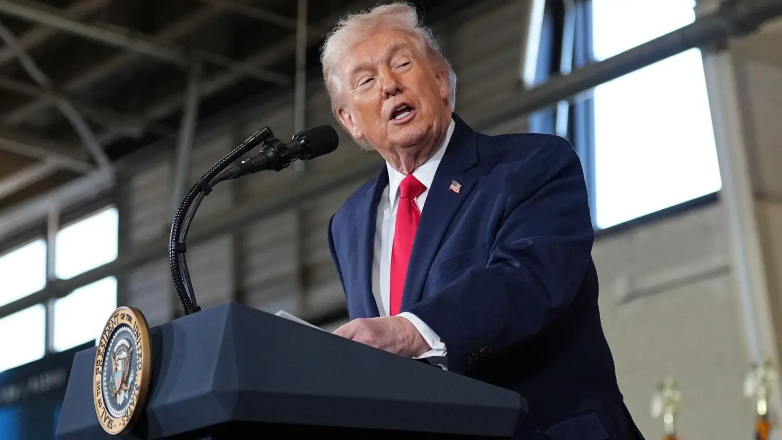 Es läuft nicht rund für Trump. Es gibt kein frisches Geld mehr für das US-Heimatschutzministerium. (Foto: Matt Rourke/AP/dpa)