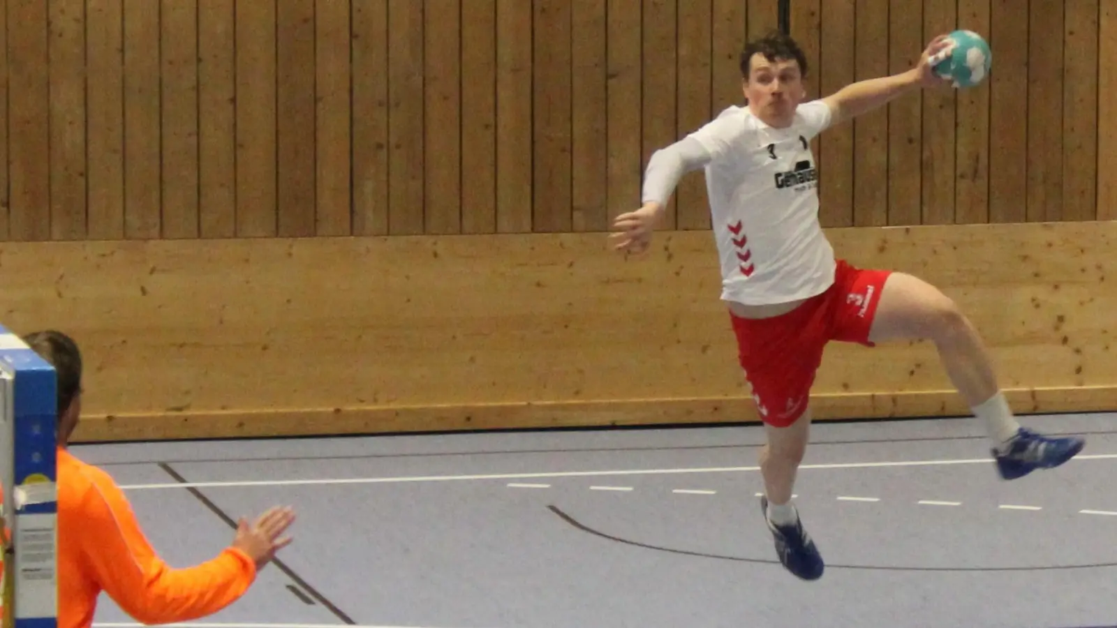 Im letzten Spiel gegen die SG Kernfranken III erzielte Jonathan Lamsfuß vier Tore für den TV Bad Windsheim. (Foto: Frank Wiemer)