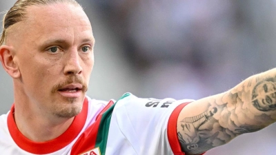 Augsburg-Profi Marius Wolf im Spiel gegen Mönchengladbach. (Foto: Harry Langer/dpa)