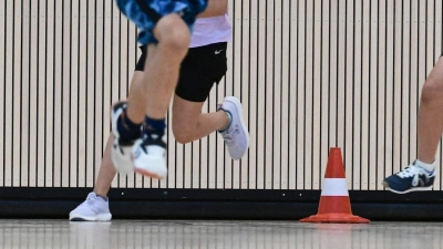 Ein KI-Tool könnte vielleicht bald die Benotung im Sportunterricht verändern. (Symbolbild) (Foto: Bernd Weißbrod/dpa)