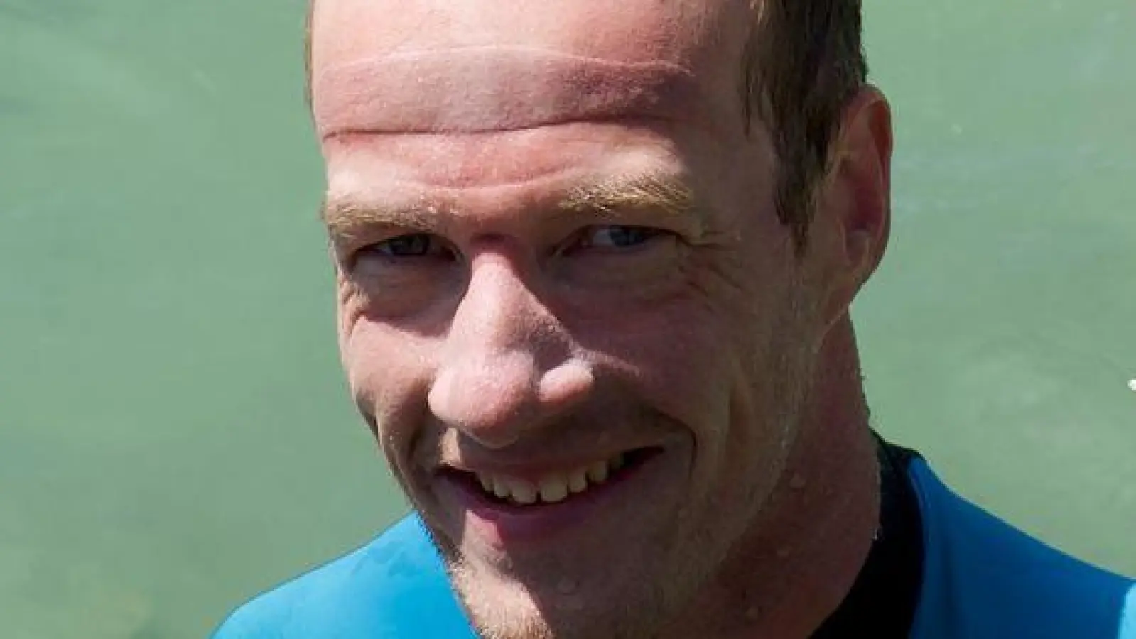 Noch vor eineinhalb Jahren hatte er panische Angst vor Wasser: Para-Schwimmer Janis McDavid. (Foto: Michael Faulhaber/dpa)