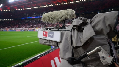 In der Auseinandersetzung um TV-Rechte der Fußball-Bundesliga hat DAZN einen juristischen Sieg errungen. (Foto: Robert Michael/dpa)