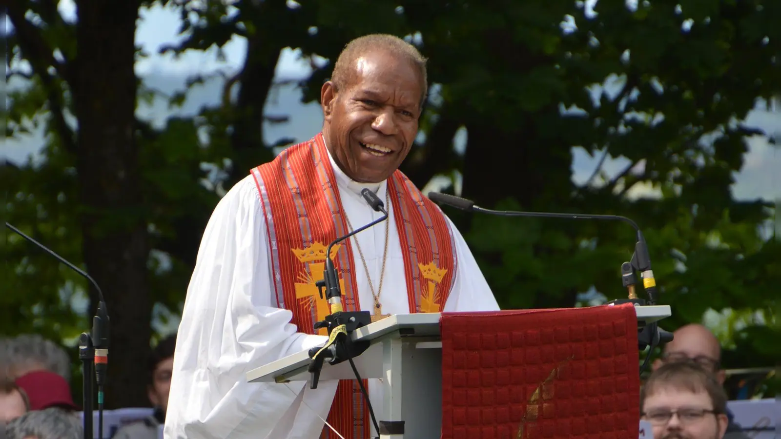 Bischof Dr. Jack Urame der Evangelisch-Lutherischen Kirche Papua-Neuguinea hielt die Predigt. (Foto: Peter Tippl)