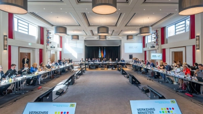 Mitte Oktober hatte Schnieder Eckpunkte zur Novelle des Führerscheins vorgelegt, diese zielt auf Vereinfachungen und mehr digitale Lösungen ab. (Foto: Armin Weigel/dpa)