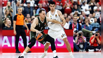 Johannes Voigtmann brachte die Bayern-Basketballer nach der Pause in die Spur. (Foto: Matthias Balk/dpa)