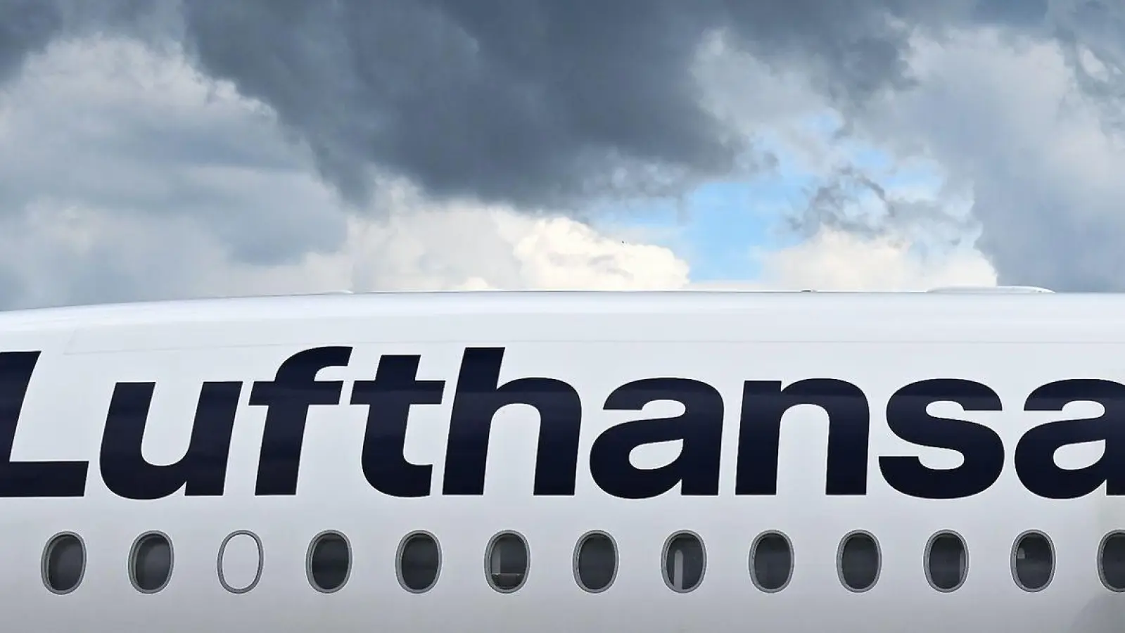 Am Frankfurter Flughafen gab es einen Zwischenfall mit einer Lufthansa-Maschine. (Symbolbild) (Foto: Florian Wiegand/dpa)