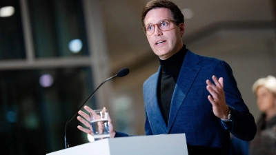 CDU-Landeschef Hagel erklärt in einem Statement die Zustimmung zu Sondierungen mit den Grünen.  (Foto: Christoph Schmidt/dpa)