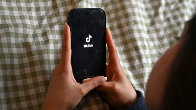 Eine von der Bundesregierung eingesetzte Kommission mit Fachleuten soll bis zum Sommer Empfehlungen für besseren Kinder- und Jugendschutz im Netz vorlegen. (Symbolbild) (Foto: Elisa Schu/dpa)