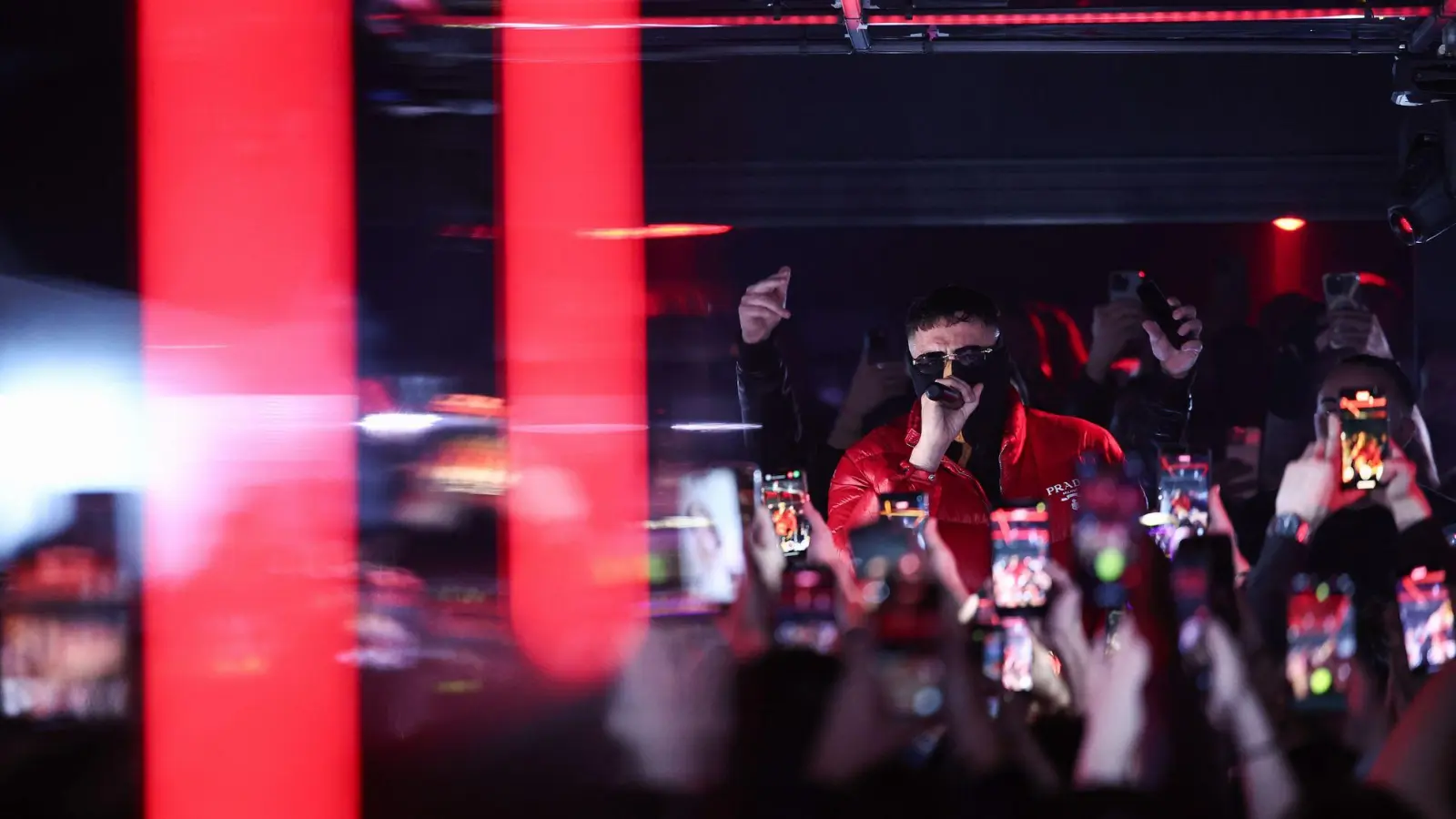 Haftbefehl steht nach Erscheinen seiner Netflix-Doku wieder auf der Bühne. (Foto: Hannes P. Albert/dpa)