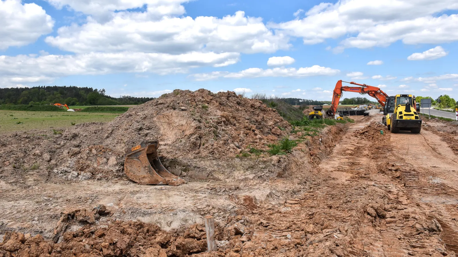 Auf Hochtouren läuft derzeit in Feuchtwangen die Erschließung des neuen Industriegebiets West II. (Foto: Stadt Feuchtwangen/Rebecca Weber)