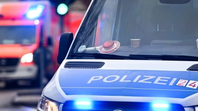 Ein Junge soll in einer Schule in Fürth Reizgas gesprüht und dadurch drei Menschen leicht verletzt haben. (Symbolbild) (Foto: Jens Kalaene/dpa)