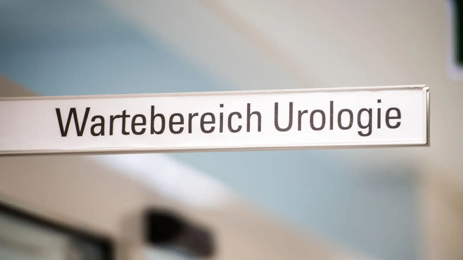 Bayerns Gesundheitsministerin Judith Gerlach (CSU) ruft Männer zu regelmäßigen Vorsorgeuntersuchungen auf. (Symbolbild) (Foto: Andreas Arnold/dpa/dpa-tmn)