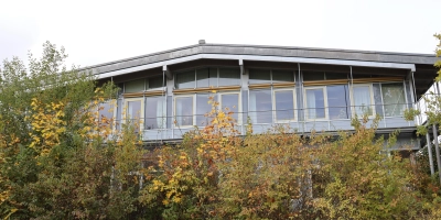 Das Förderzentrum St. Laurentius in Neuendettelsau braucht eine Generalsanierung. Der Träger Diakoneo und die Regierung von Mittelfranken sind sich nicht einig darüber, wer daran schuld ist, dass der Sanierungsstau entstand.  (Foto: Antonia Müller)