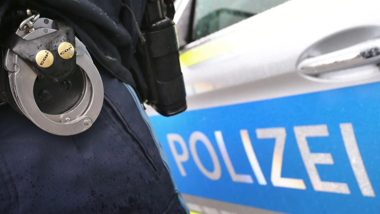 Bayerns Polizisten haben gut zu tun. Zuletzt haben sie ein Stück ihrer Überstunden abgebaut. (Symbolbild) (Foto: Karl-Josef Hildenbrand/dpa)