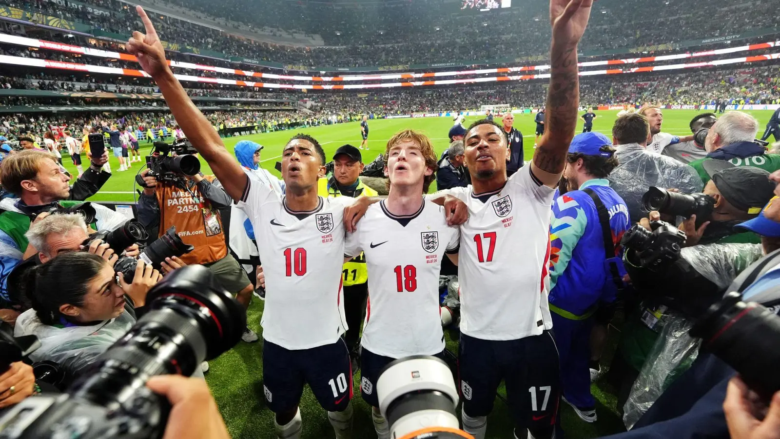 Der Jubel der Engländer war riesig nach diesem irren Spiel.  (Foto: Nick Potts/PA Wire/dpa)