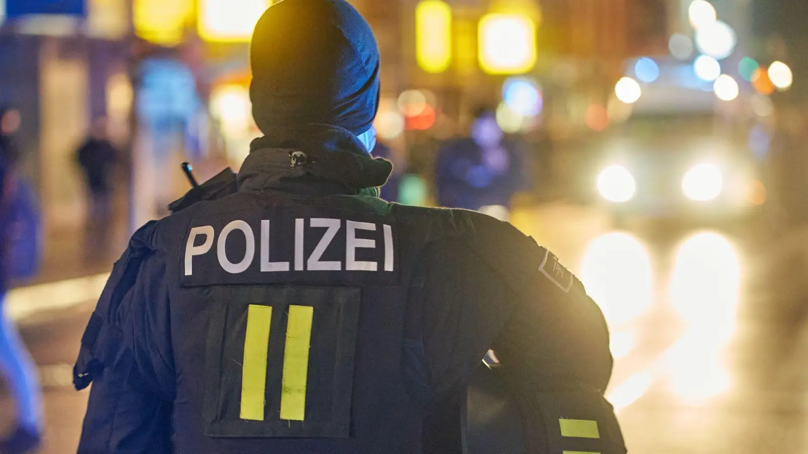 Für Konfliktsituationen geschult: Auch Polizisten sind in ihrem Berufsalltag mit Gewalt und Widerstand konfrontiert.  (Foto: Thomas Frey/dpa/dpa-tmn)