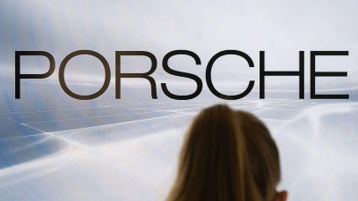 Die VW-Dachgesellschaft Porsche SE ist mit einem Milliardenverlust ins Jahr gestartet. (Archivbild) (Foto: Marijan Murat/dpa)