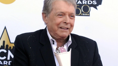 Countrysänger Mickey Gilley starb im Alter von 86 Jahren. (Foto: Jack Plunkett/Invision/AP/dpa)