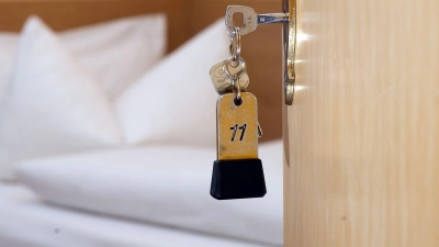 Der Streit um die Bettensteuer soll nach dem Willen des Münchner Oberbürgermeisters vom Bundesverfassungsgericht entschieden werden. (Symbolbild) (Foto: Swen Pförtner/dpa)