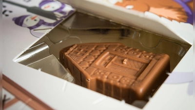 Mit Alkohol oder ohne? Eltern studieren bei Fertigkalendern sicherheitshalber lieber die Zutatenliste. (Foto: Patrick Pleul/dpa/dpa-tmn)