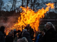 Osterfeuer-Atmosphäre - gesehen in Gutenstetten (Foto: Johann Schmidt)