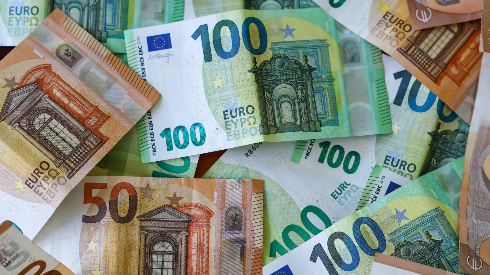 Es gab 2025 in Dollar gerechnet 2,6 Millionäre in Deutschland. (Symbolbild) (Foto: Jan Woitas/dpa)