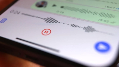Whatsapp führt ein Feature ein, das es ermöglicht, Sprachnachrichten nach nicht zustande gekommenen Sprachanrufen zu hinterlassen. (Foto: Karl-Josef Hildenbrand/dpa/dpa-tmn)