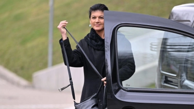 Sahra Wagenknecht (BSW) bezweifelt die Klimabilanz von Batterieautos „angesichts des gegenwärtigen Strommixes und des ungelösten Recyclingproblems“. (Foto: Martin Schutt/dpa)