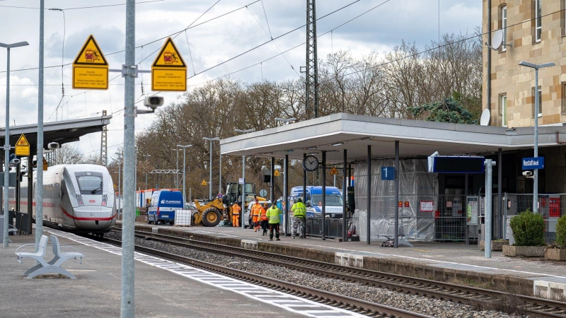 Wegen Bauarbeiten fahren auf der Strecke Nürnberg–Würzburg vom 6. bis 23. Mai Busse statt Züge – auch Reisende im Landkreis Neustadt/Aisch sind betroffen. (Symbolbild: Mirko Fryska)