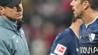 Nach dem 2:7 bei Eintracht Frankfurt hat Bochums Interimstrainer Markus Feldhoff Selbstkritik geübt. (Foto: Thomas Frey/dpa)