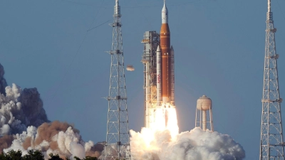 Erstmals seit mehr als 50 Jahren sind wieder Menschen auf dem Weg zum Mond.D (Foto: Chris O'Meara/AP/dpa)