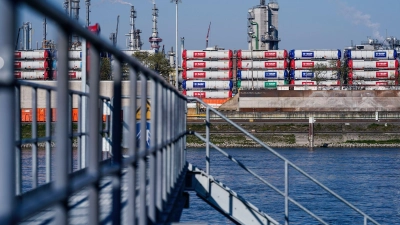 Stimmung in der Wirtschaft hellt sich auf. (Foto: Uwe Anspach/dpa)