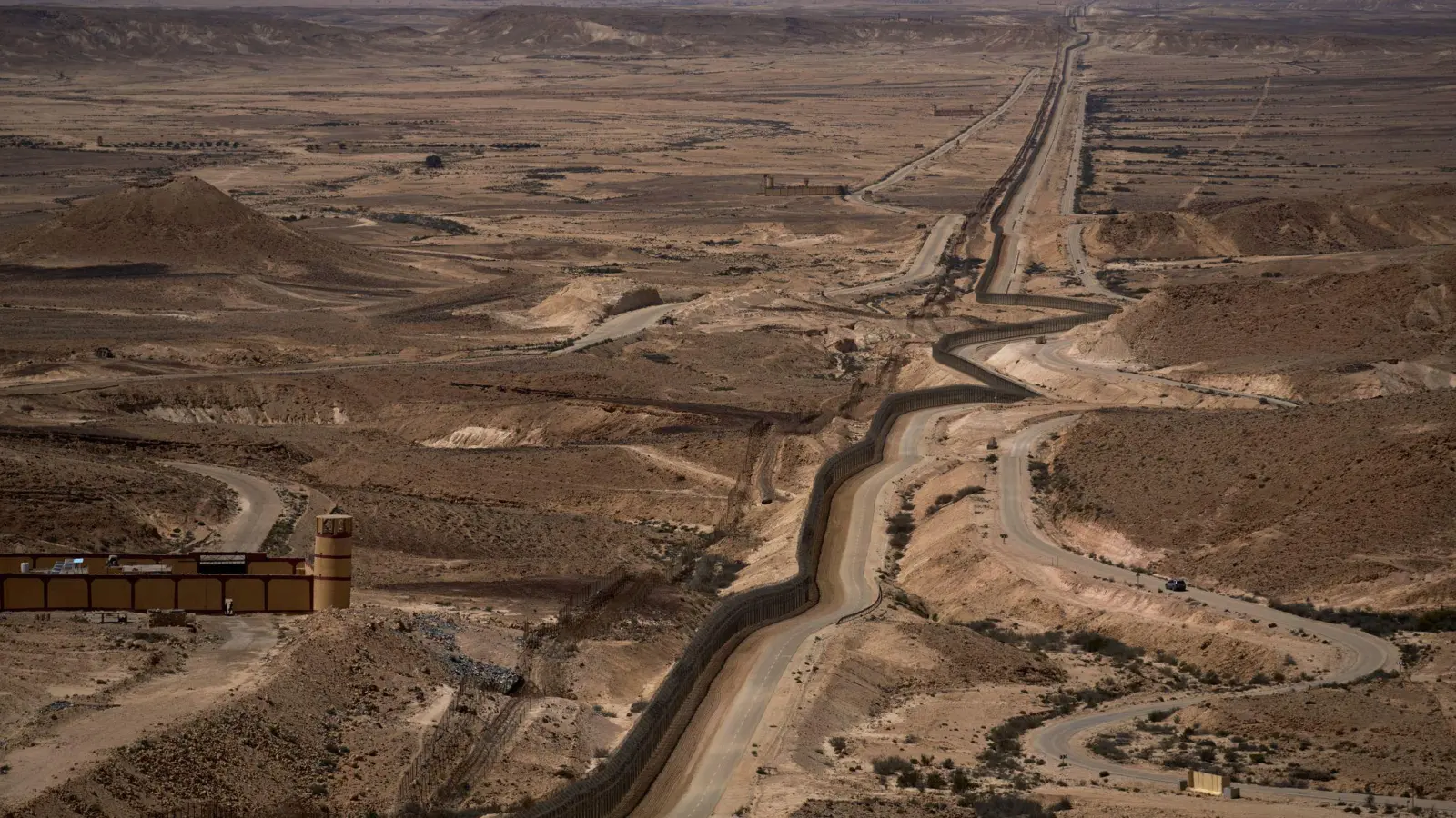 Grenzgebiet zwischen Israel und Ägypten. (Archivbild) (Foto: Leo Correa/AP/dpa)