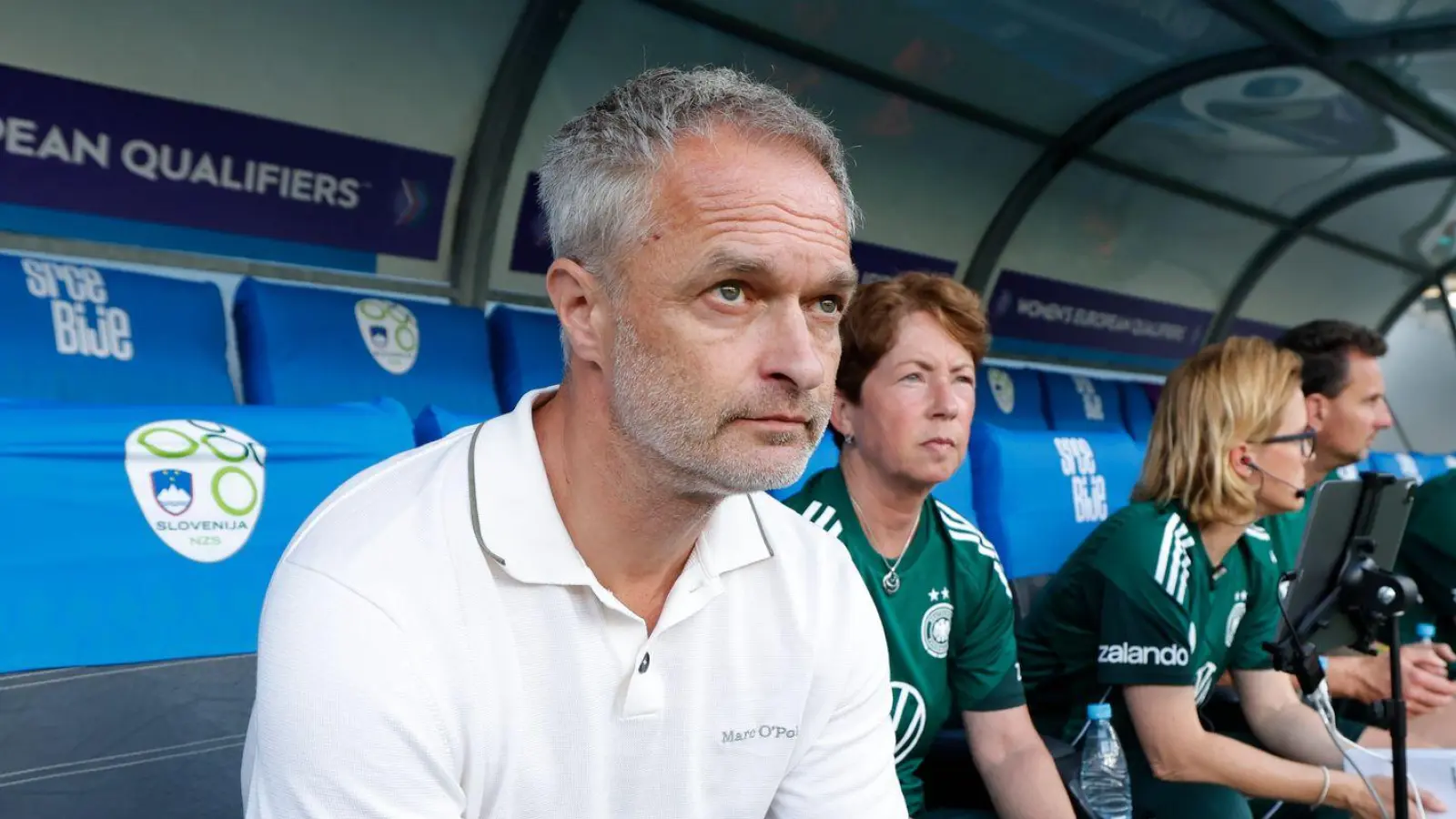 Zwei Härtetests mit Blick auf die WM 2027: Bundestrainer Christian Wück. (Archivbild) (Foto: Ales Fevzer/dpa)