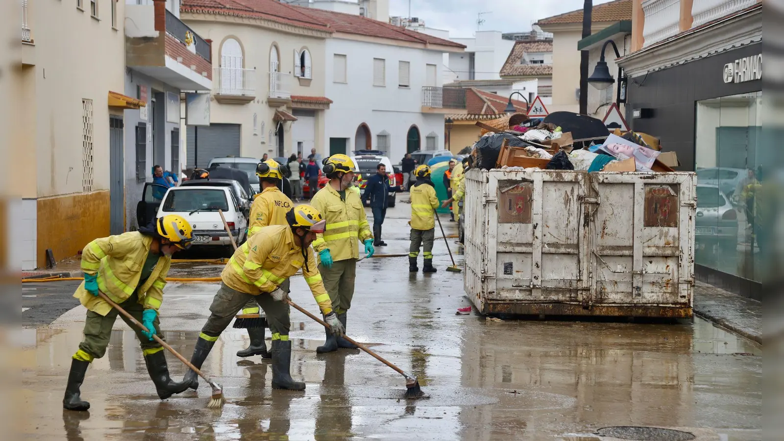 Drei Menschen starben durch Hochwasser nach heftigen Regenfällen in Südspanien. (Foto: Álex Zea/EUROPA PRESS/dpa)