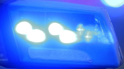 Nach dem Einbruch im Landkreis Amberg-Sulzbach ermittelt die Polizei gegen zwei 35 und 45 Jahre alte Männer sowie eine 36-jährige Frau. (Symbolbild) (Foto: Karl-Josef Hildenbrand/dpa)